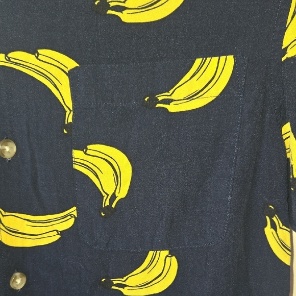 Goodfellow & Co Navy BANANAS!! Casual Shirt SzS %100 RAYON SOFT BRIGHT MEMORABLE - Picture 6 of 11